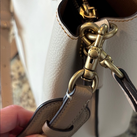 Coach Willow - Picture 4 of 14